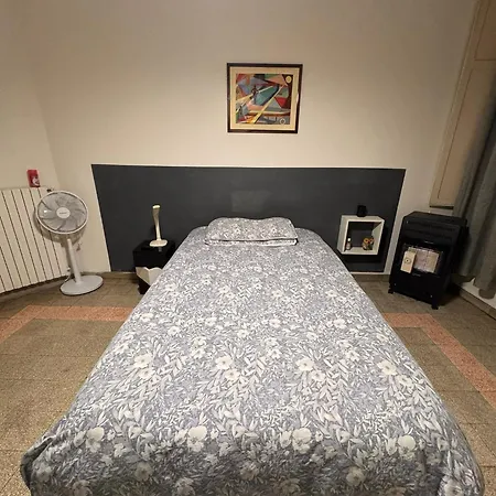 Casa de hóspedes Singola Old 3*